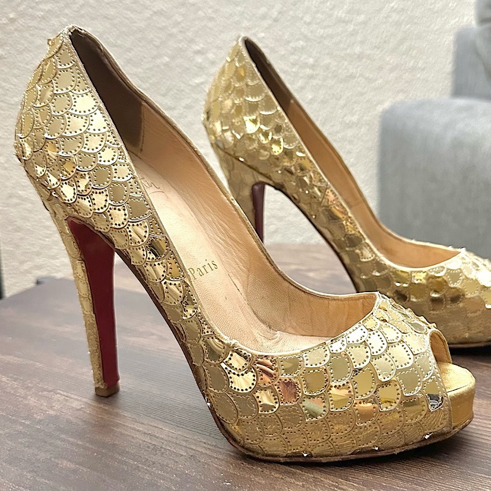 Christian Louboutin Poseidon Mirror Peep Toe Heels- Gold Mermaid Scales - Picture 3 of 14